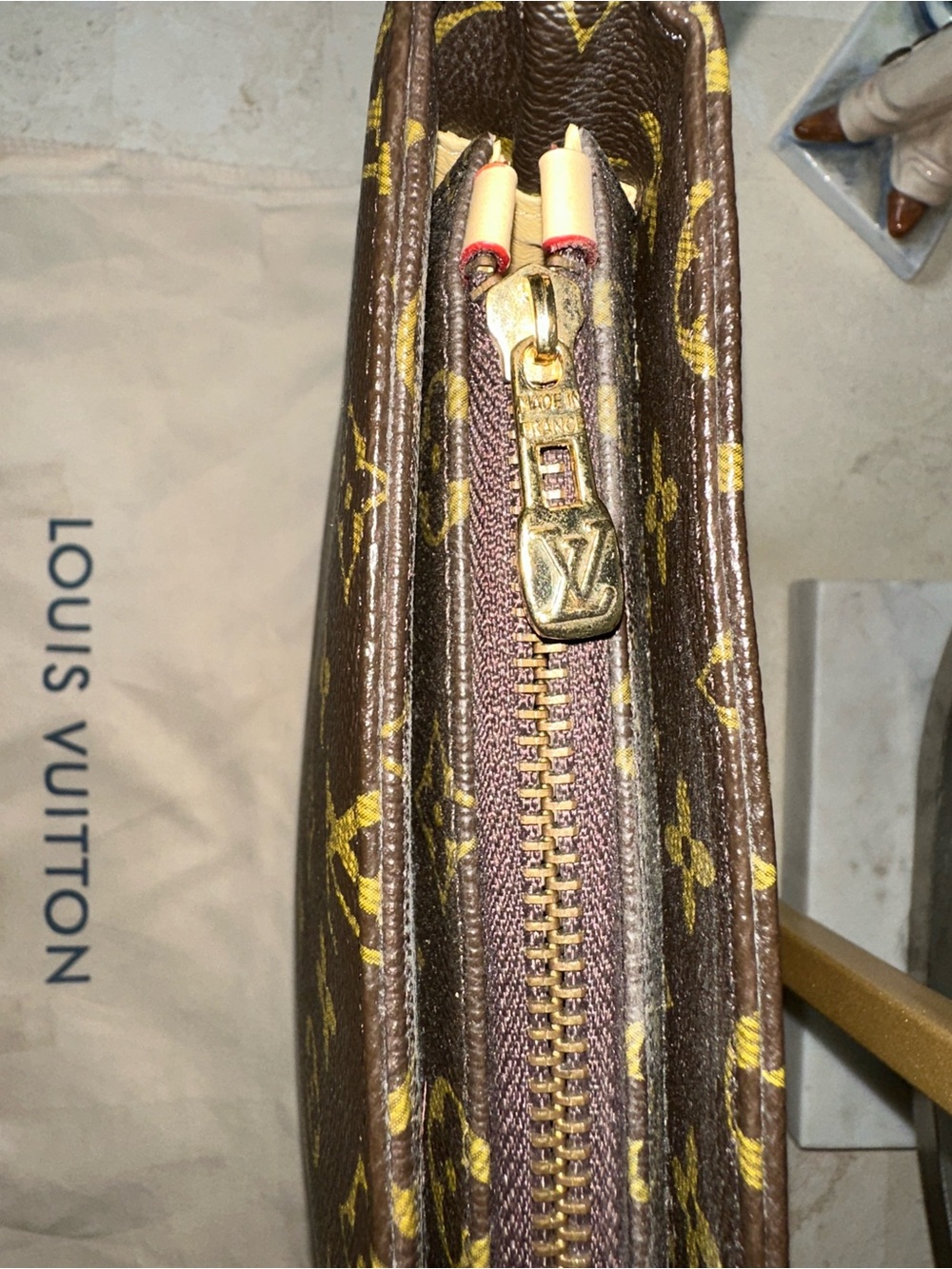 New Monogram Looping Bag - Picture 3 of 11